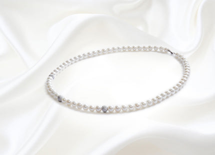 Collana in Perle con 3 Sfere in Oro Diamantato